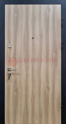 Светлая металлическая дверь с МДФ ДМ-340 в Истре
