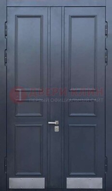 Черная двухстворчатая дверь для улицы с МДФ ДМ-535 в Истре