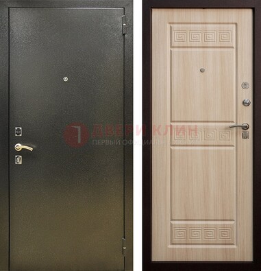 Железная темно-серая дверь с порошковым напылением и МДФ с резьбой ДП-276 в Истре