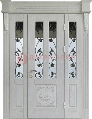Входная парадная дверь со стеклом и ковкой в белом цвете ДПР-93 в Истре