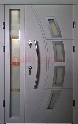 Серая железная дверь для дома со стеклом ДС-17 в Истре
