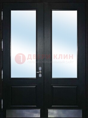 Черная двухстворчатая металлическая дверь со стеклом ДС-25 в Истре