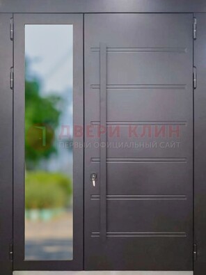 Чёрная двухстворчатая металлическая дверь со стеклом ДС-60 в Истре