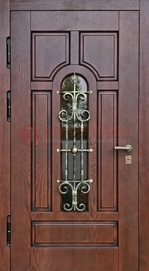 Cтальная дверь со стеклом и ковкой в коричневом цвете ДСК-119 в Истре