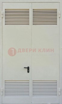 Белая металлическая противопожарная дверь с вентиляционной решеткой ДТ-6 в Истре