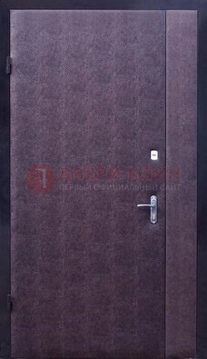 Бордовая металлическая тамбурная дверь ДТМ-3 в Истре
