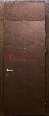 Коричневая стальная дверь с винилискожей ДВ-24 в Истре