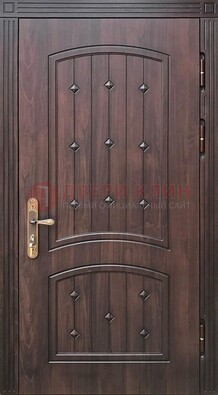 Коричневая уличная дверь с виноритом для дома ДВТ-235 в Истре
