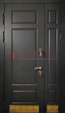 Черная полуторная железная дверь для частного дома ПЛ-2 в Истре